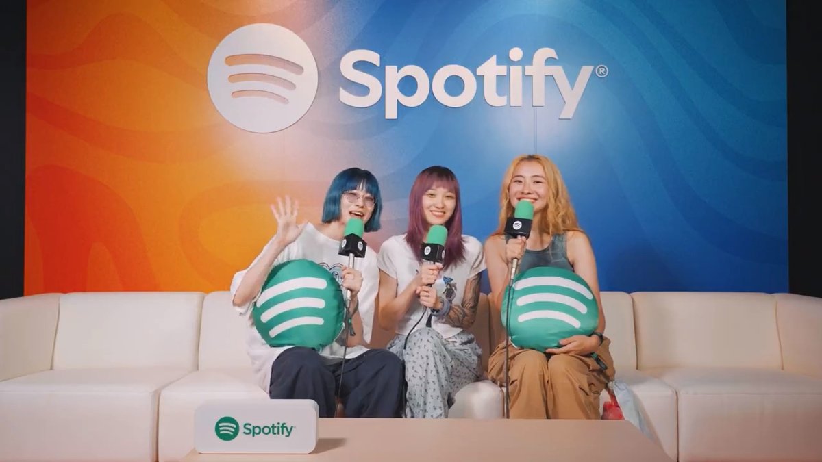 Spotify × SUMMER SONIC 2025 アーティストインタビュー⚡ 🎙＜Chilli Beans.＞ 楽しいステージを届けてくれたチリビが 夏に聴きたい曲は？🍍 🎧 フォロー&amp;RPで【サイン入りチェキ】を 1名様にプレゼント🎁 ⌛応募は9/2(火)まで！ Chilli Beans. SUMMER SONIC #サマソニ