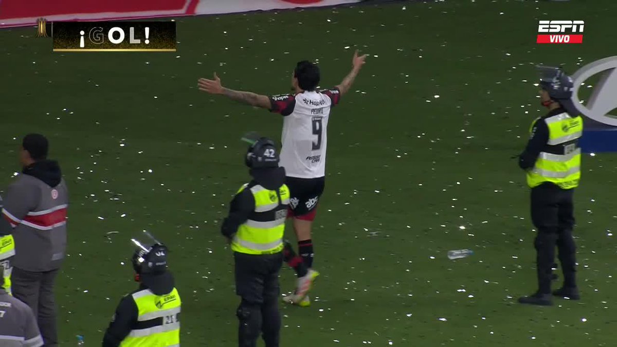 El gol de Pedro para el 0-2 de Flamengo sobre Inter.