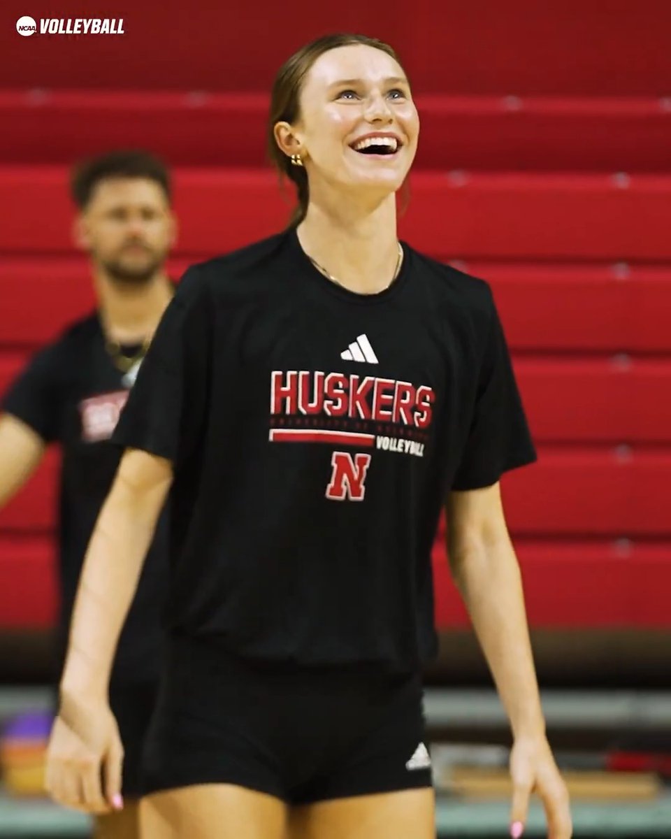 A day with Nebraska Volleyball 🫶 #NCAAWVB