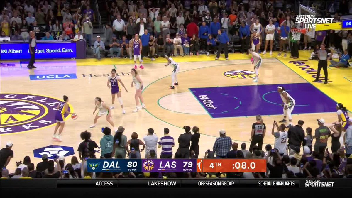 KELSEY PLUM BUZZER-BEATER FTW‼️