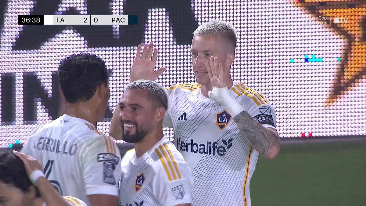Marco Reus strikes 🇩🇪🔥 What a counter from the LA Galaxy to take a 2-0 lead over Pachuca in the Leagues Cup Quarterfinals.