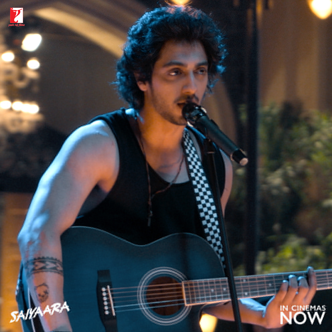 Don't mind us, we're just lost in this #Dhun 🫶 Watch #Saiyaara in theatres now! | #AhaanPanday | #AneetPadda | Mohit D Suri | #AkshayeWidhani | Arijit Singh | Mithoon | @vijayganguly