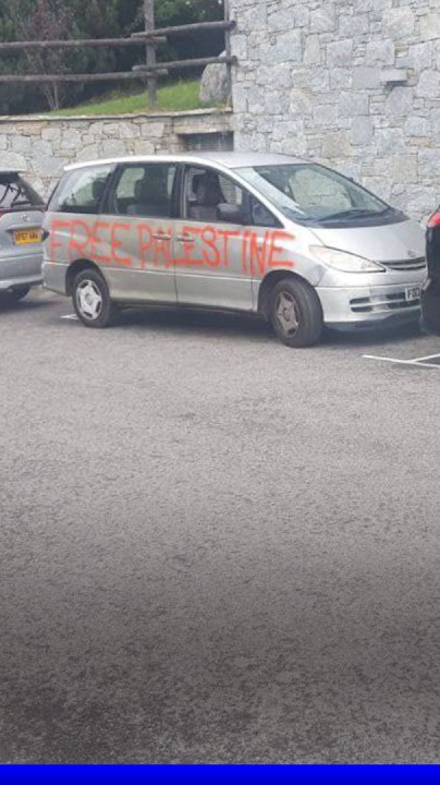 Des tags "Free Palestine" retrouvés sur des voitures de touristes juifs dans les Alpes, une enquête ouverte