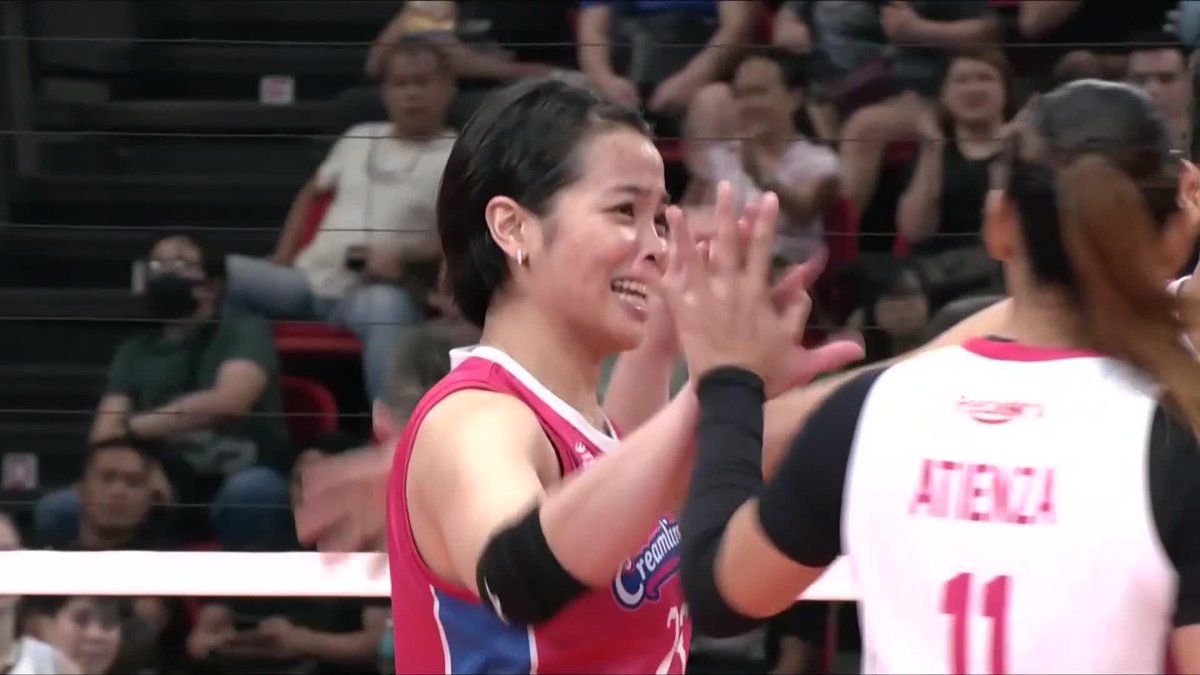 BABAD NA BABAD SI MARENG JEMA 😮💨 Jema Galanza keeps the momentum alive for the Creamline Cool Smashers as they lead the Cignal HD Spikers in the second set of the 2025 PVL Invitational! #PVL2025 #TheHeartofVolleyball #PVLInvitational