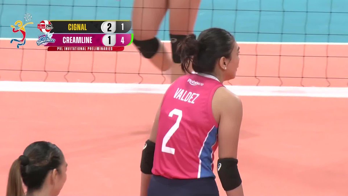 CLASSIC ALYSSA ✨ Team captain Alyssa Valdez powers the Creamline Cool Smashers with back-to-back points in Set 4 against the Cignal HD Spikers in the 2025 PVL Invitational! #PVL2025 #TheHeartofVolleyball #PVLInvitational
