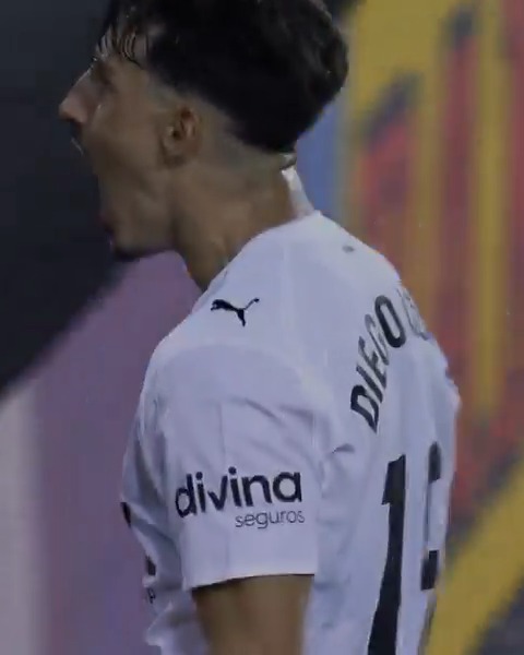 🧡🥶 Diego no dudó. #LALIGAHighlights | #VUELVELALIGA | Valencia CF