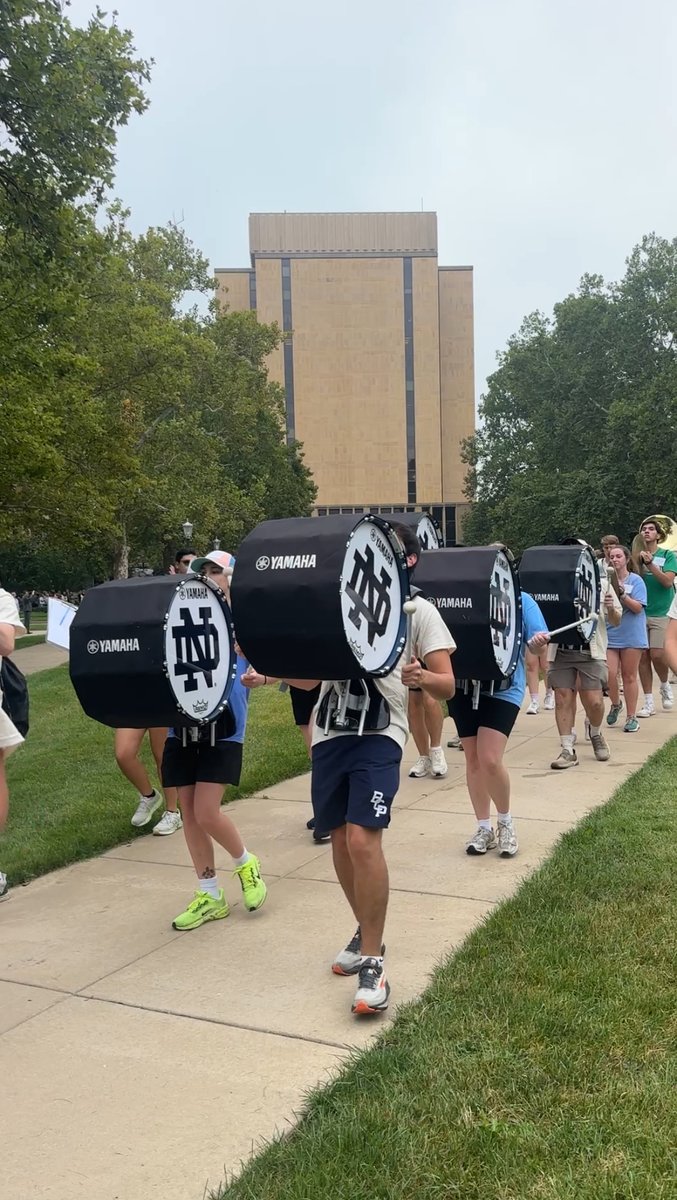 The ND Band is back! This morning was their first marchout of the season ☘️ 🎶