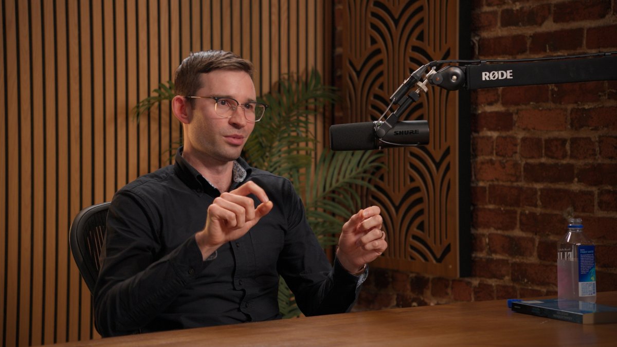 .Jacob Kimmel thinks he can find the transcription factors necessary to reverse aging. 0:00:00 – Three reasons evolution didn't optimize for longevity 0:12:48 – Why didn't humans evolve their own antibiotics? 0:26:08 – De-aging cells via epigenetic reprogramming 0:45:24 – Viral vectors and other delivery mechanisms 1:07:03 – Synthetic transcription factors 1:10:13 – Can virtual cells break Eroom's Law? 1:32:13 – Economic models for pharma Available on Apple Podcasts, Spotify, YouTube, etc. Enjoy!