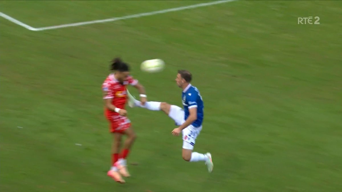 Shelbourne 0-0 Linfield Matthew Fitzpatrick is shown an early red card, for a high challenge on Milan Mbeng 📱 Updates: 📺 Watch live on RTÉ2 and RTÉ Player #UECL