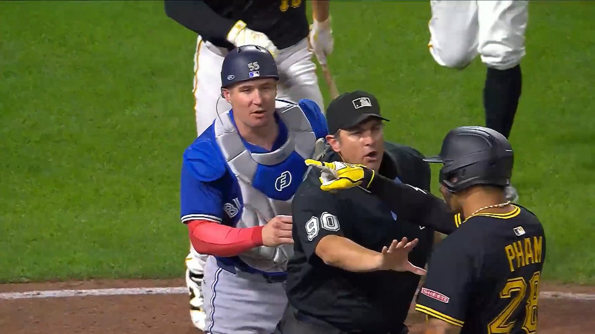 Tommy Pham tells Blue Jays catcher Tyler Heineman that he doesn't have enough experience to disrespect him, a breakdown