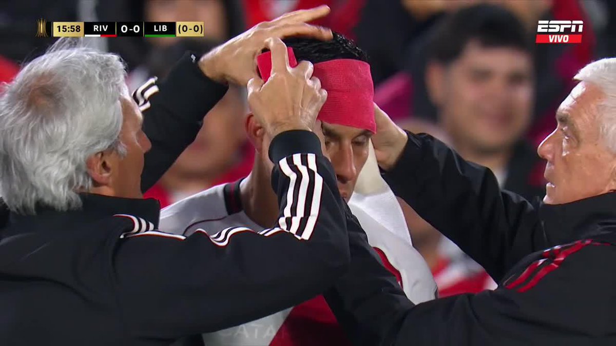 ⚽🏆 ¡LA MOMIA ENZO PÉREZ! El volante de River y un vendaje muy especial en su cabeza en el arranque ante Libertad. ▶️ Mirá la 🏆 CONMEBOL #Libertadores en el Plan Premium de #DisneyPlus