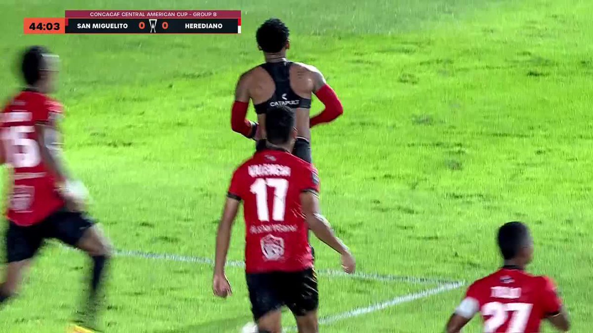 🇵🇦🔥⚽ ¡GOLAZOOOO DE SAN MIGUELITO! TREMENDO COBRO DE TIRO LIBRE DE YAIR JAÉN PARA PONER EL 1-0 ANTE HEREDIANO. ▶️ Disfruta todos los juegos de la 🏆#CopaCentroamericana en #DisneyPlus