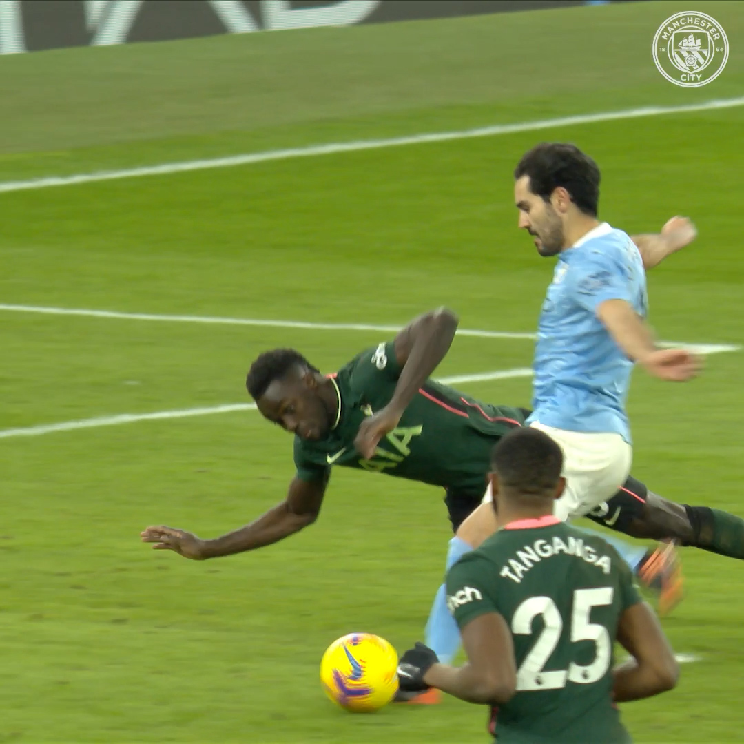 💫 Ederson'un uzun topunda İlkay Gündoğan, Davinson Sanchez'i geçerek Ederson'a 1 asist, kendisine 1 gol yazdırıyor.
