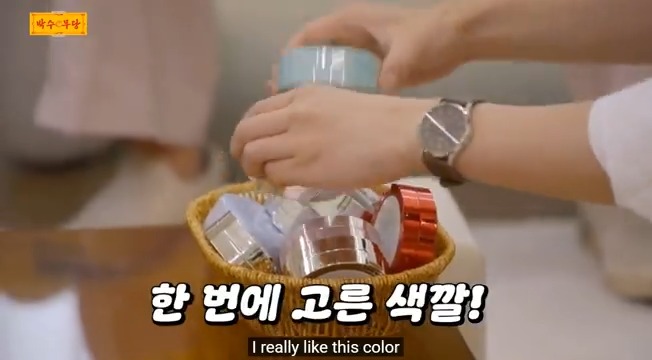 jinki is like all of us, choosing something just because its shinee color🩵