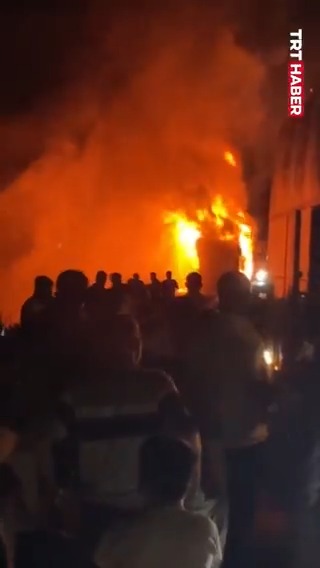 Hatay-İstanbul seferini yapan yolcu otobüsü, Ankara'da seyir halindeyken yandı.