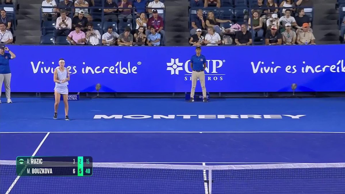 Burning the midnight oil! 🌙 Marie Bouzkova is into the final four in Monterrey after defeating Ruzic in straight sets. #AbiertoGNPSeguros