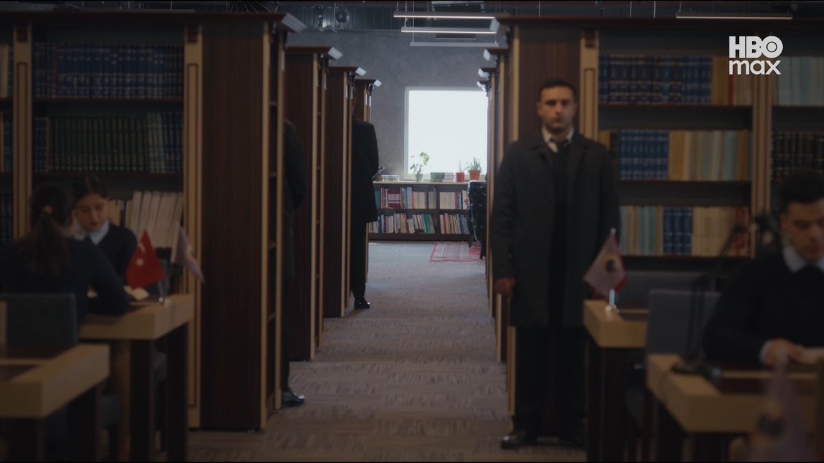 Sen misin? Çekiç ve Gül: Bir Behzat Ç. Hikayesi yeni bölümüyle şimdi şadece HBO Max'te.
