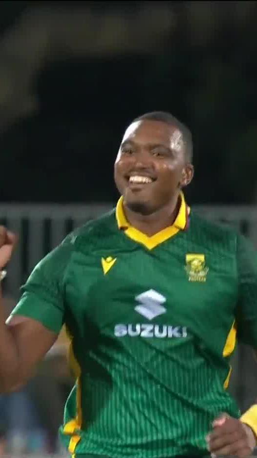Far out that is on the money from Lungi Ngidi 😮💨 #AUSvSA