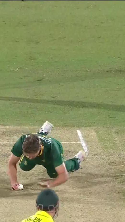 Wiaan Mulder slips while bowling.