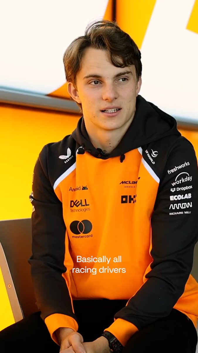 Time for another lesson with Professor Piastri 👨‍🏫 Who knew F1 drivers drive that far with their eyes shut 🤯 #McLaren