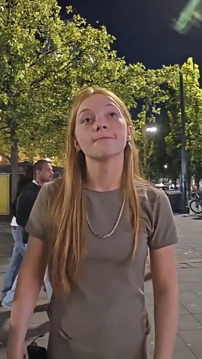 Young girl says she saw man get stabbed in the neck.... !!!!