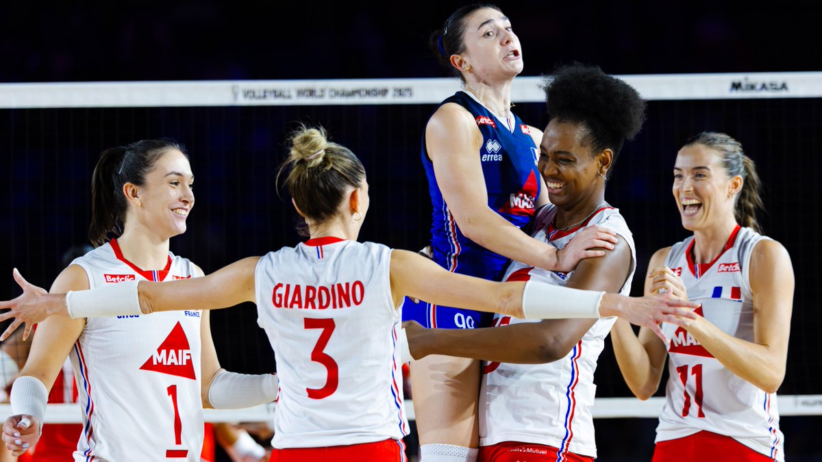 #Thailand2025: 🇫🇷🔥 France starts the vibes RIGHT with a 3–1 W over Puerto Rico in their opening match of the #WWCH 💪✨. 📺 Catch all the action on VBTV: 🛍️ Grab your WCH Merch now: 🏐 #Volleyball #ElectrifyingThailand