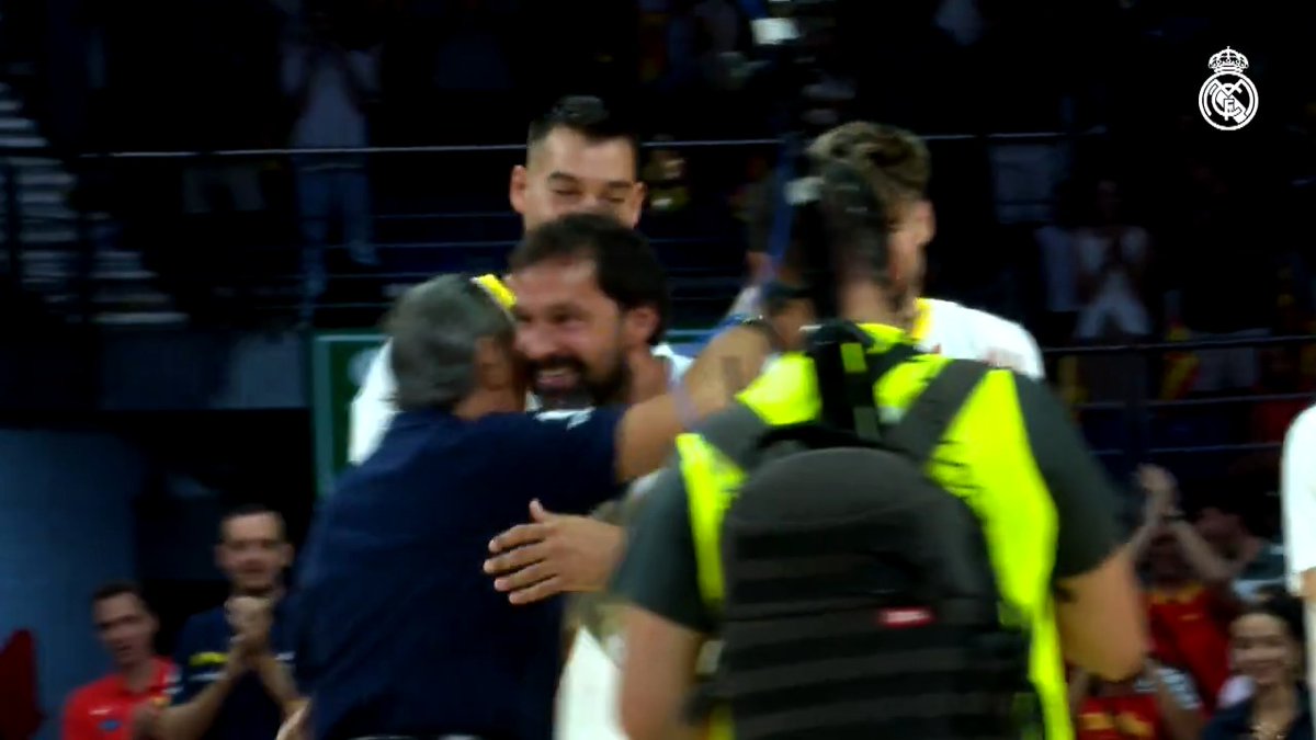 🙌 Homenaje a Sergio Scariolo y Sergio Llull en el Movistar Arena 🙌