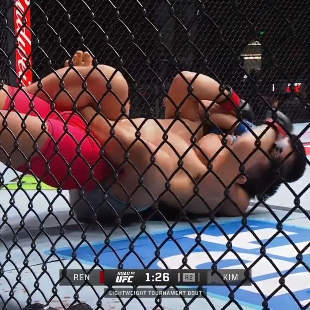 Tough as nails 😤 SangWook Kim battles back in round two to get the submission victory! #RTU4