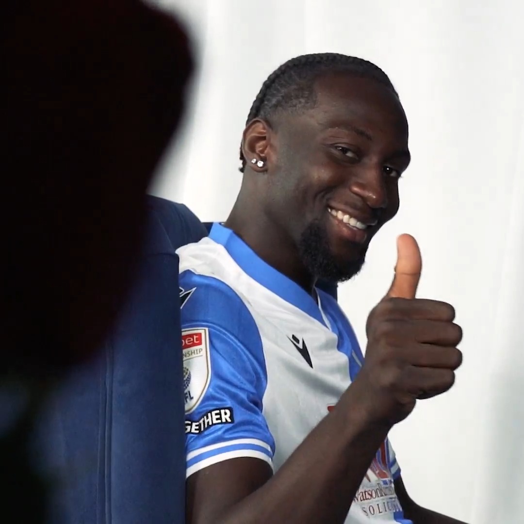 ✍️ Worth the wait. Bienvenue, Moussa! 🇫🇷🇲🇱 #Rovers 🔵⚪️