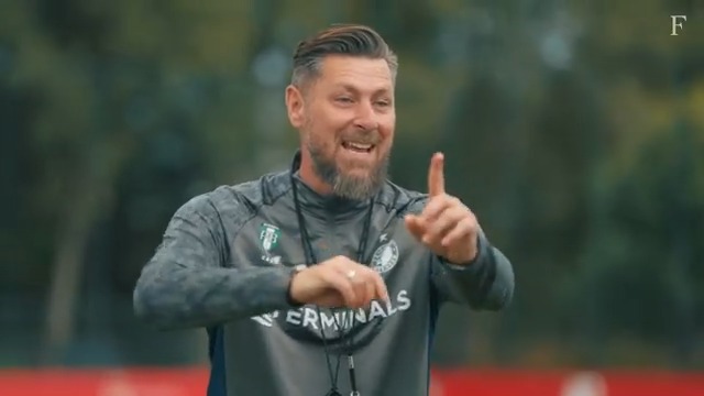 Pascal Bosschaart en Ayoub Ouarghi zijn klaar voor een nieuw seizoen met #FeyenoordO21: ‘Heel veel zin in morgen, ik ben benieuwd waar we staan’ #FeyenoordAcademy
