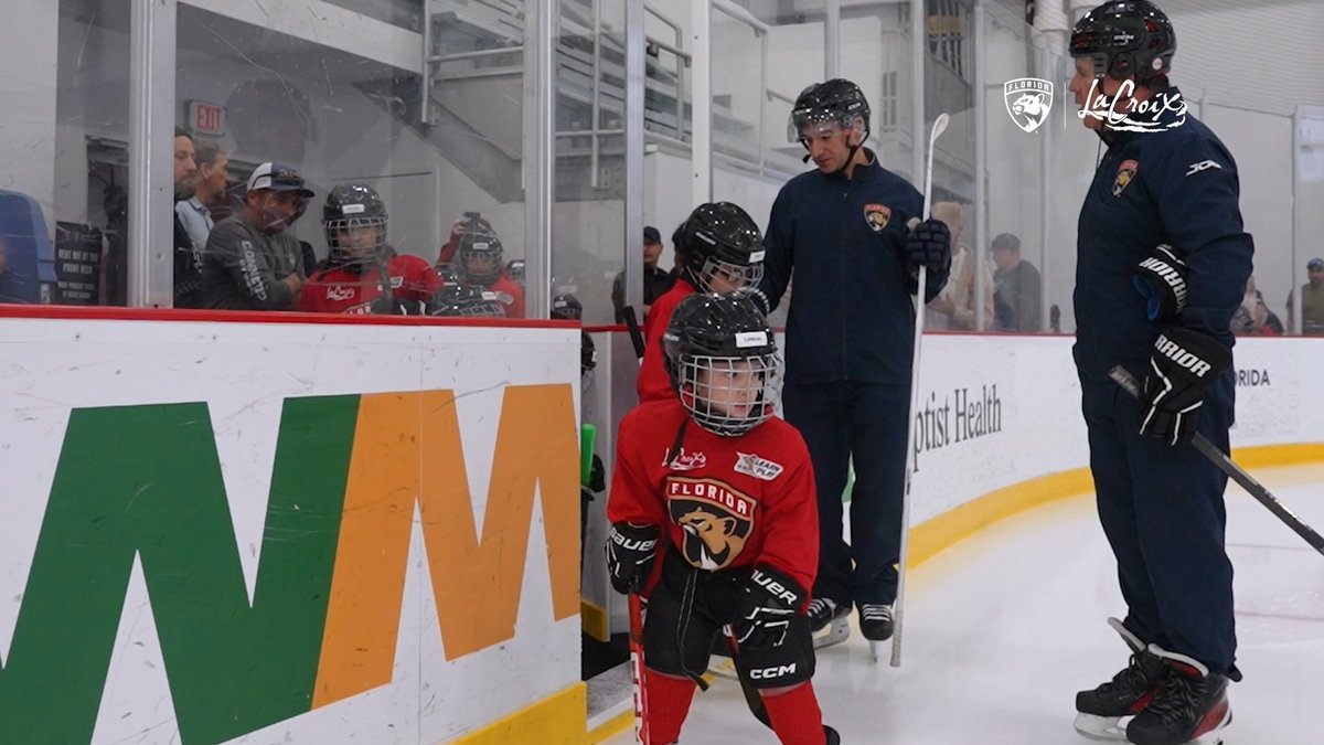 "I scored another goal!" Future champs were mic'd up at Baptist Health IcePlex for our Learn to Play Program presented by La Croix! 😅 Learn more ➡️