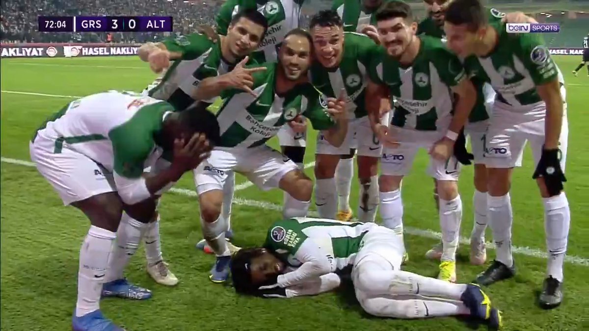 🟢⚪ Giresunspor'dan Fousseni Diabaté'nin akıllara kazınan gol sevinci... 👉 Süper Lig tarihinin unutulmaz anları, sizlerle! #beINSPORTS