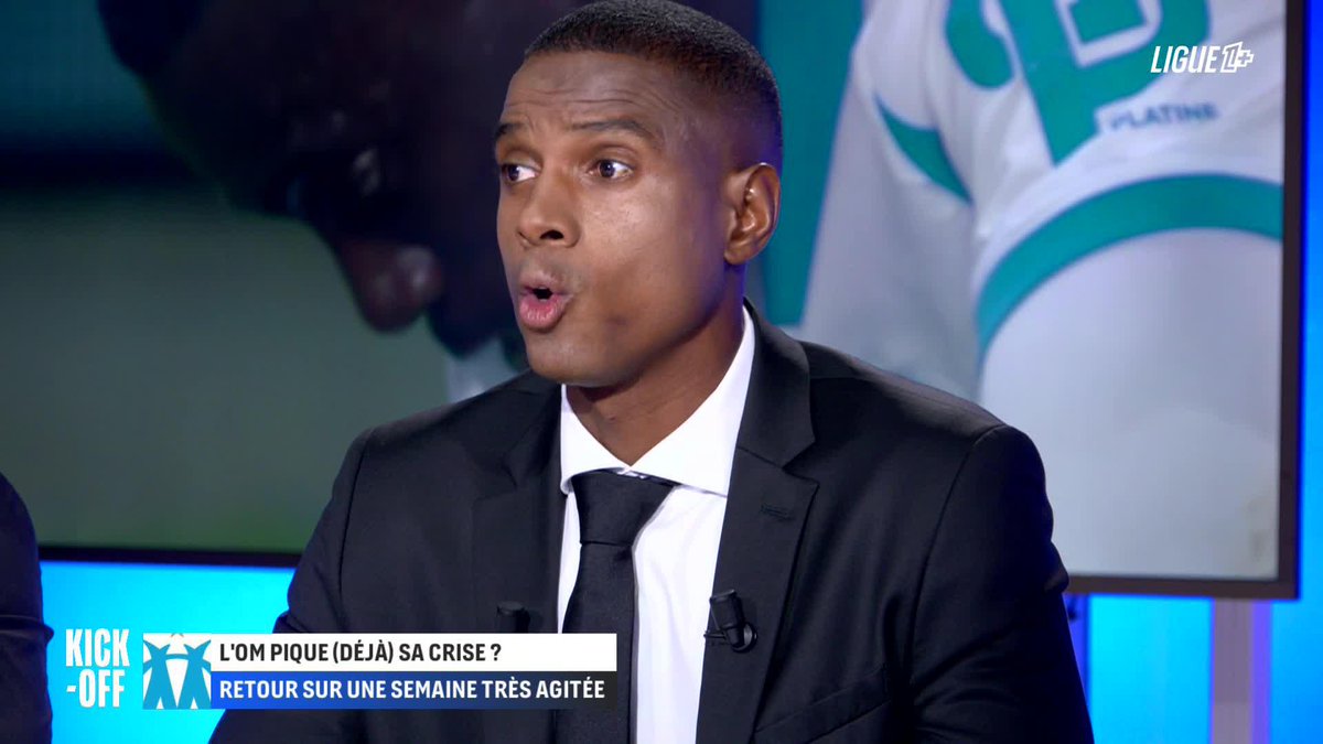 Les légendes du Paris Saint-Germain posent avec la Ligue des Champions🏆😍 #PSGSCO