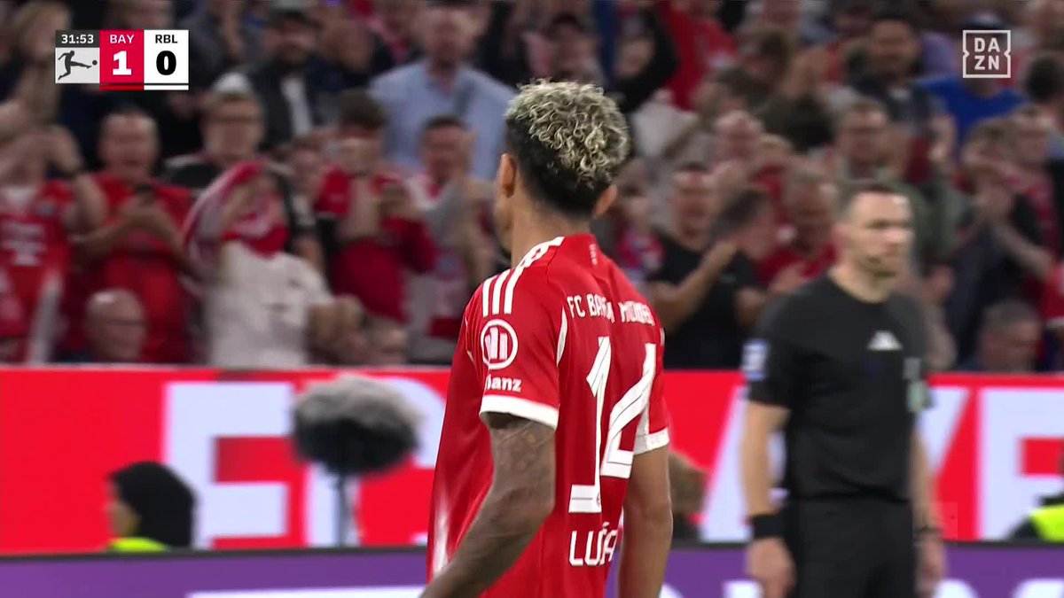 LUIS DÍAZ, PAPÁ 😍🇨🇴 El Bayern pone la música. El parce, el Rock &amp; Roll ¡QUÉ GOLAZOOO! 🔥 #BundesligaDAZN 🇩🇪