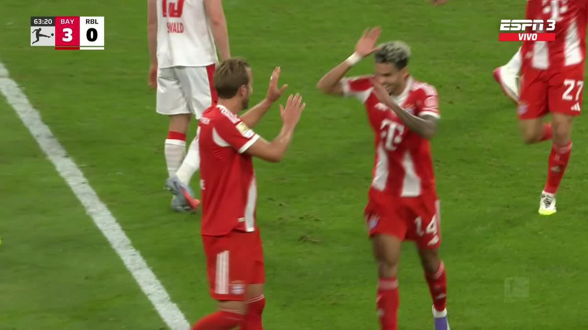 🇨🇴 ASISTENCIA de Luis Díaz. El colombiano la puso para el 4-0 del #BayernMúnich ante #RBLeipzig, al 64’
