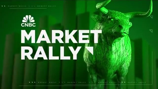 🚨 "STOCKS SOARING" as the Dow closes at a new record high and the S&P 500 finishes its third straight week in the green. PANICANS DOWN BAD!
