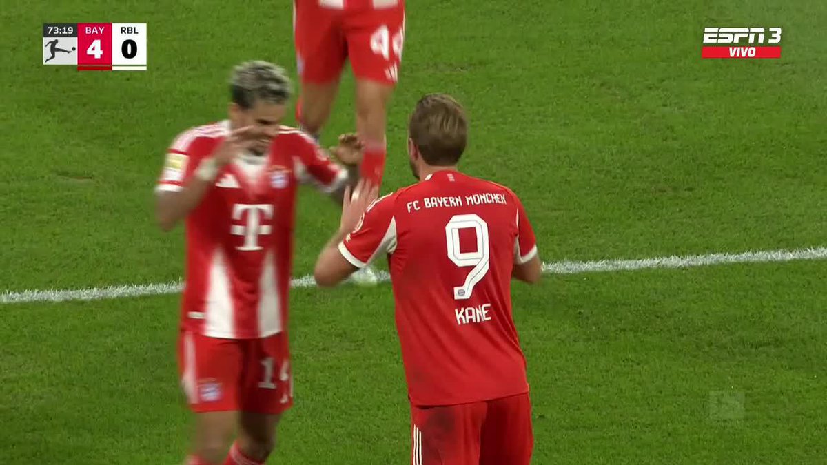 🇨🇴 DOBLETE de asistencias de Luis Díaz. Ahora la puso para el 5-0 de #BayernMúnich ante #RBLeipzig