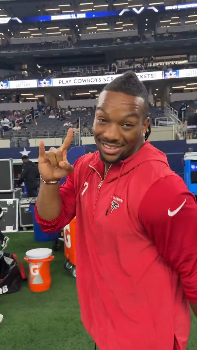 The former Texas Football Longhorns RB Bijan Robinson is back in the state where he went to college 🤠 Watch on @NFLNetwork Stream on NFL+