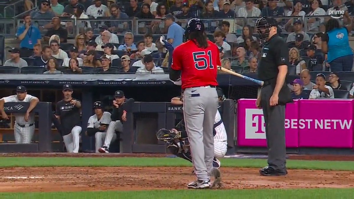 The squirrel literally ran into Jhostynxon Garcia when he was at the plate 🤯