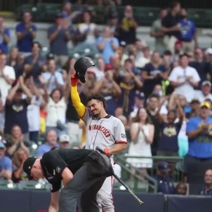 From a standing ovation to boos. Willy Adames experienced it all in his return to Milwaukee 😅👏