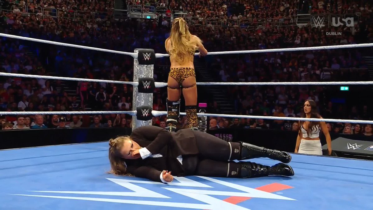 .Slaygent P is taking it to Charlotte Flair! 🔥