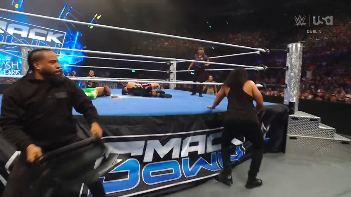 This is CHAOS! Big Jim and Sami Zayn just attacked Solo Sikoa and The MFTs 😱