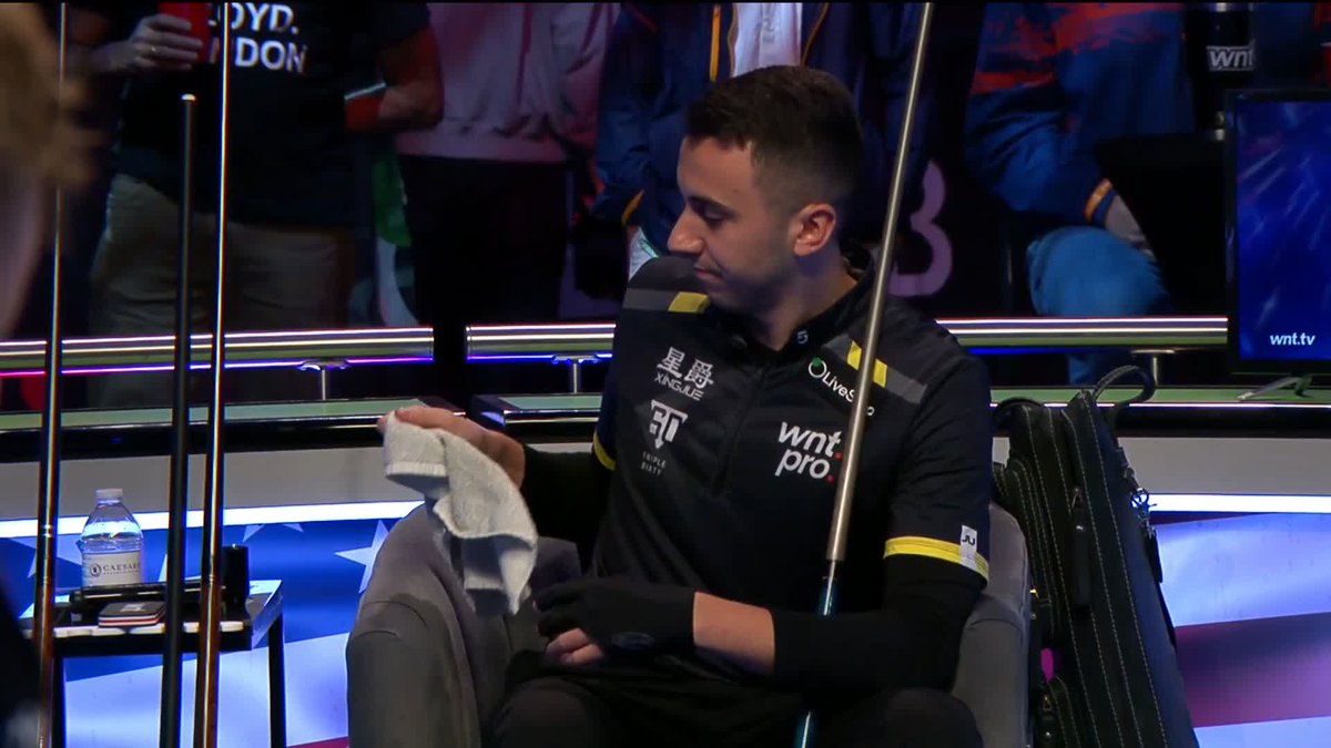 "Shall I soft break guys" 👀 Things are getting a little spicy between Fedor Gorst and Michael Baoanan, and the crowd are well involved 🌶️ | #WNT | #USOpenPool 🇺🇸