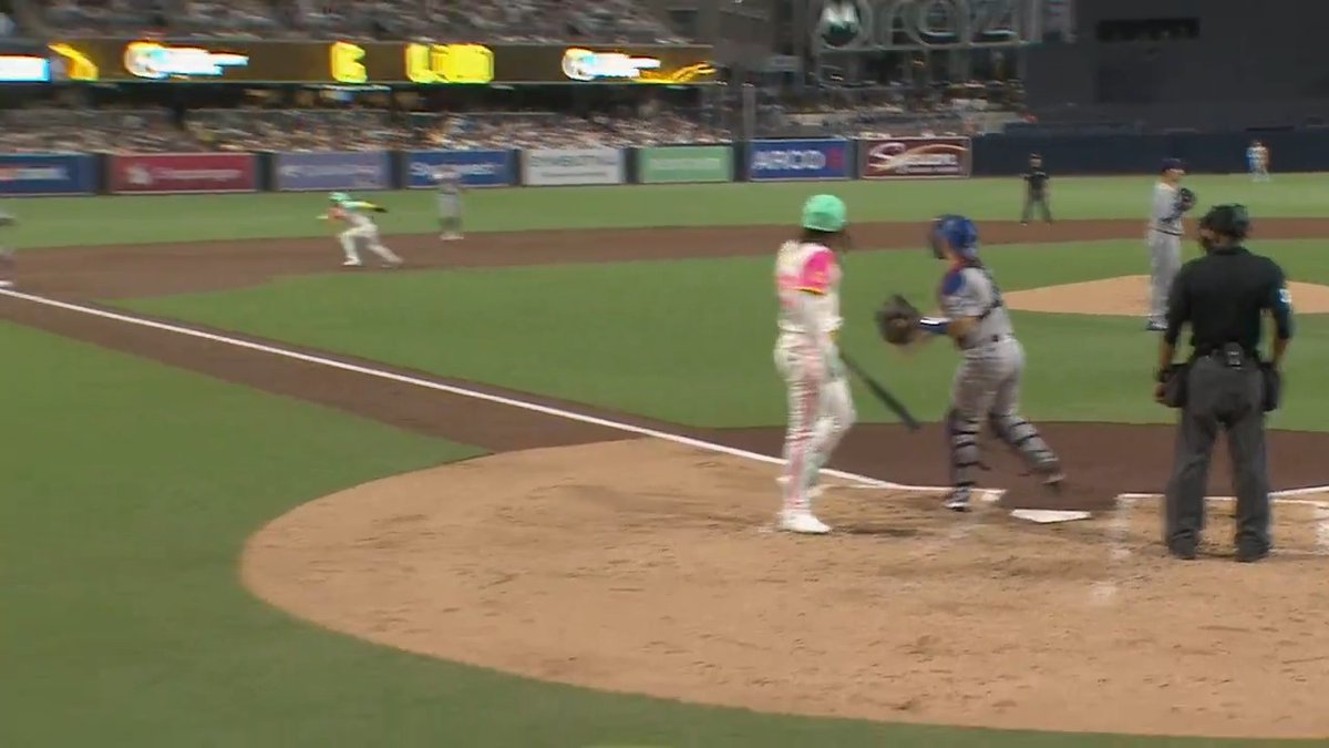 ウィルスミス、油断していたランナーを刺す!👀 🎥Los Angeles Dodgers #ウィル・スミス
