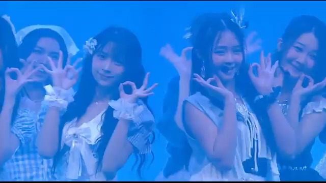 BNK48 x CGM48 performed 'Oh my pumpkin!' for the first time!