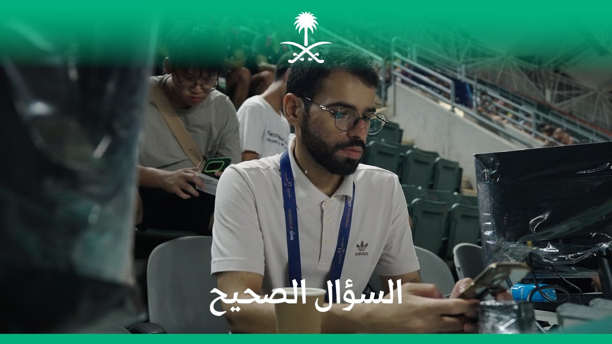 "كرة القدم ليست فقط 90 دقيقة، فيه أشياء خارج الملعب وخلف الكواليس"؛ بين عاطفة الجمهور الغامرة، والصحفي الباحث عن المنطق، يقف نواف العقيّل ليتعلم من كل رأي، ويتغير مع كل نقد.