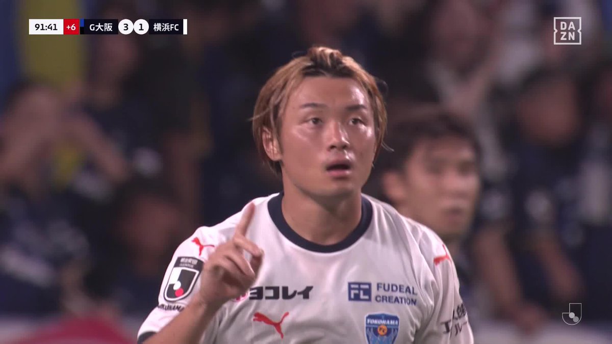 これは年間ベストゴール候補か 室井彗佑が圧巻のス―パーバイシクル弾‼ 一度はオフサイド判定も VARの末にゴールが認められる 🏆明治安田J1リーグ第27節 🆚G大阪×横浜FC 📺#DAZN LIVE配信中 #Jみようぜ #Jリーグ #だったらDAZN