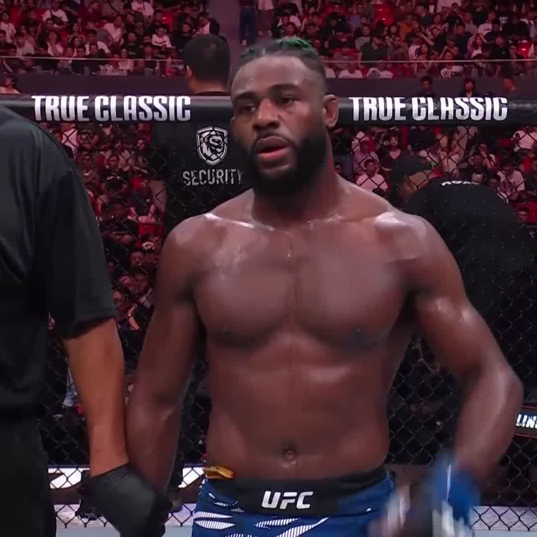 Back in the win column! 🤝 @FunkMasterMMA earns the UD victory tonight in the co-main event! [ #UFCShanghai | LIVE NOW on ESPN+ ]