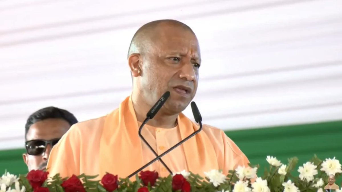 उपचार केवल बीमारी का ही नहीं किया गया है, उन 'बीमार मानसिकता' का भी किया गया है, जो गोरखपुर और उत्तर प्रदेश के विकास में बाधक थे...
