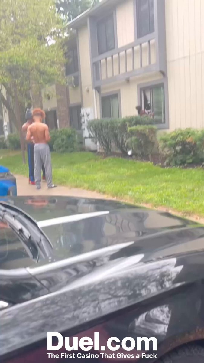 That's bad when you go to someone house to fight them. Sometime that shyt don't turn out well. 😂🤣